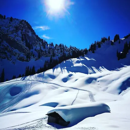 Swisshut Modern 5min West Station - Apart. Rugen 1 別荘 *