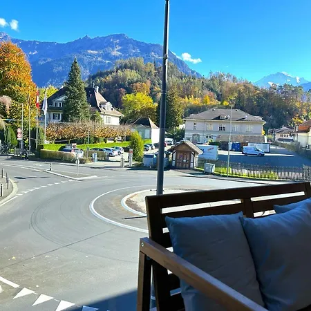 Holiday home Swisshut Modern 5min West Station - Apart. Rugen 1 *