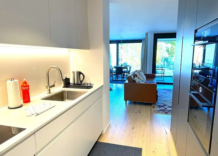 Holiday home Swisshut Modern 5min West Station - Apart. Rugen 1