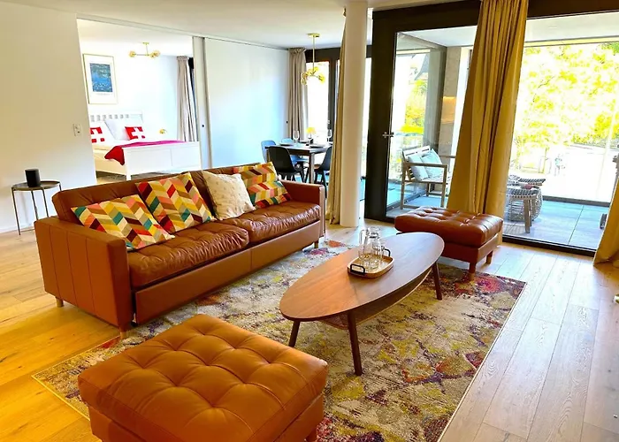 Holiday home Swisshut Modern 5min West Station - Apart. Rugen 1 *