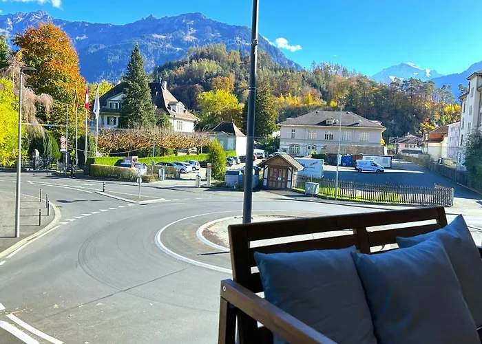 Holiday home Swisshut Modern 5min West Station - Apart. Rugen 1 *